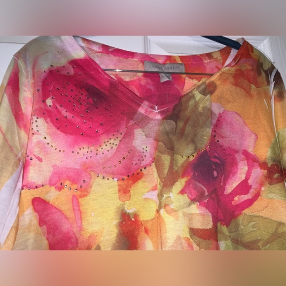 Floral CottonTop; Multi Colored; 3/4 Sleeve - Picture 3 of 4